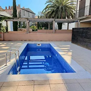 apartamento-en-centro-de-tossa-de-mar-con-parking-y-piscina.topcostabravahotels.com/